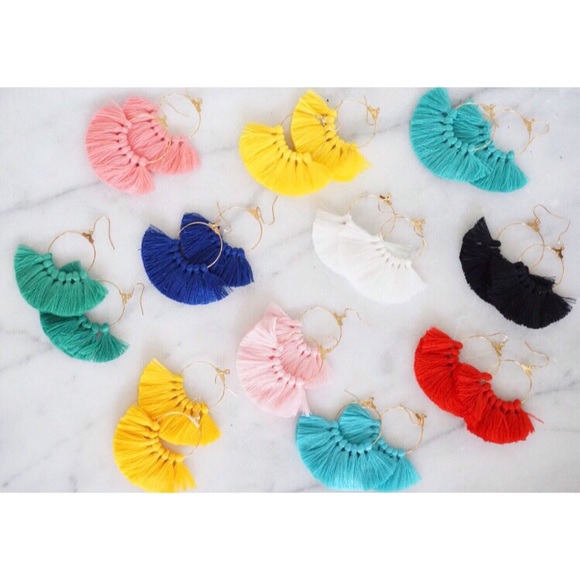 🆕 LIGHT BLUE TASSEL CIRCLE EARRINGS - Picture 4 of 5